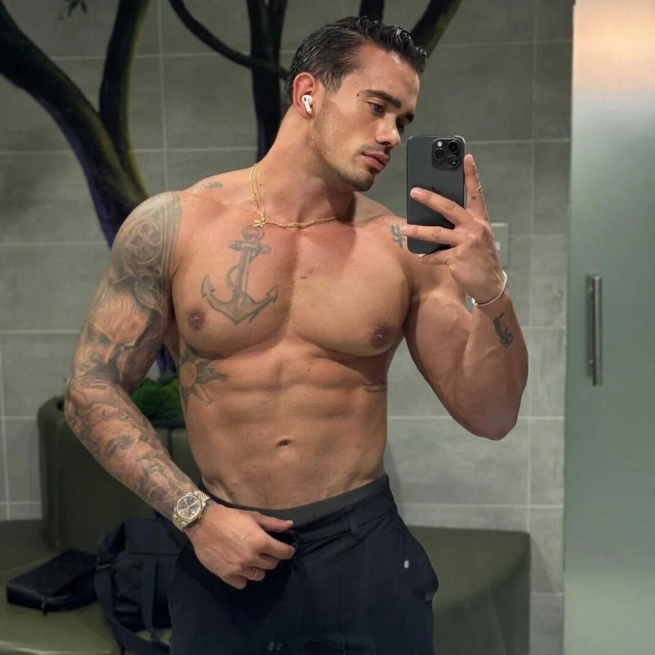 Aiden - OnlyFans model