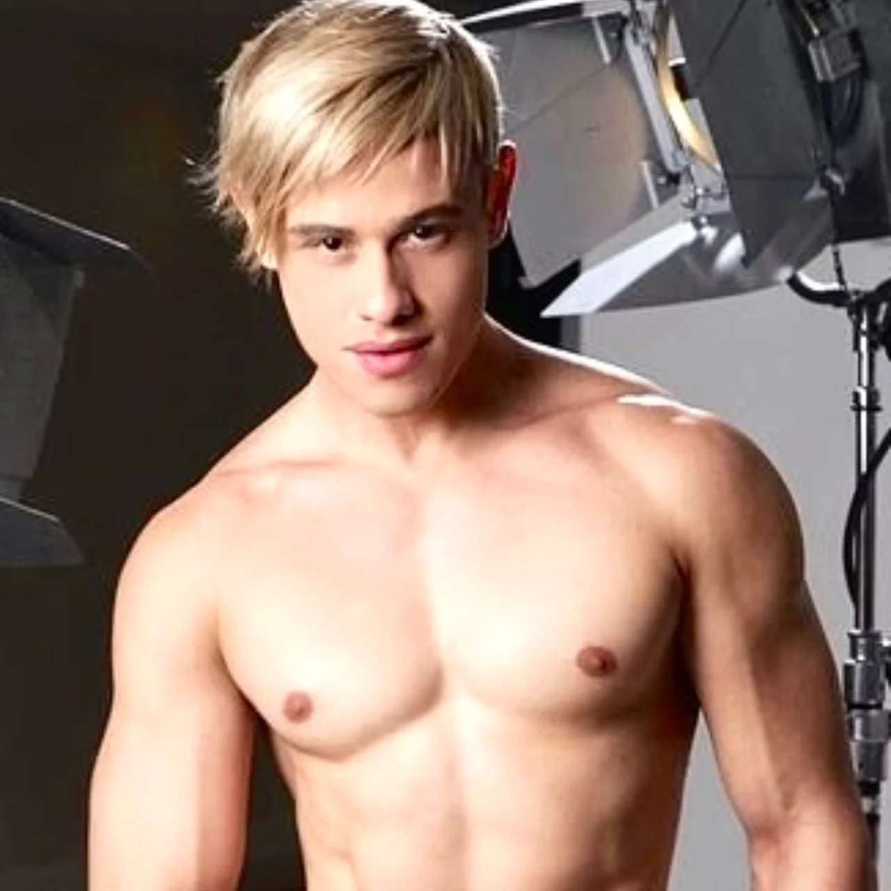 I Am back babes! Let’s Chat 💬 - OnlyFans model