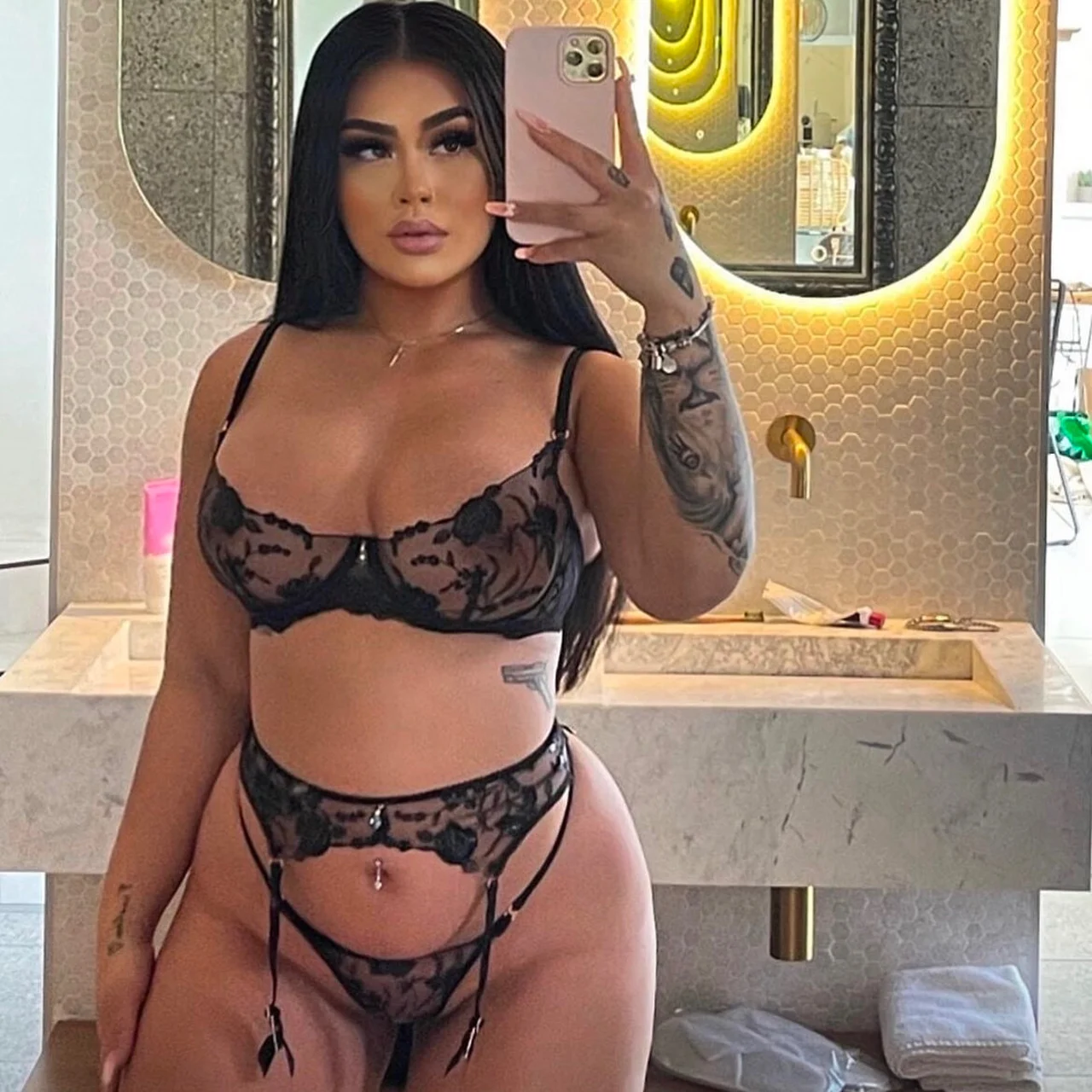 Alana-Rose Olivia - OnlyFans model