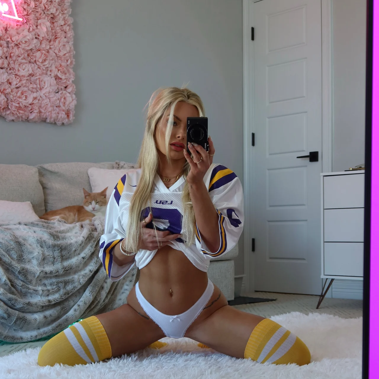 𝔩𝔢𝔵𝔦 𝔯𝔬𝔰𝔢 - OnlyFans model