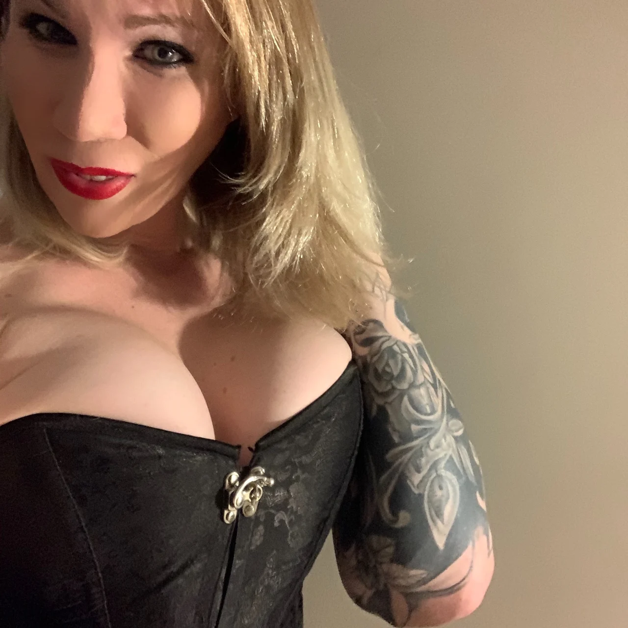 Alexis Lynne - OnlyFans model