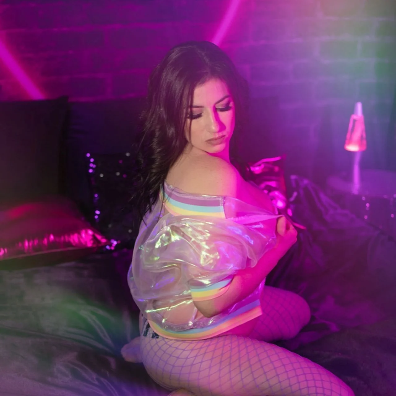 AlexisLooseHolesMama - OnlyFans model