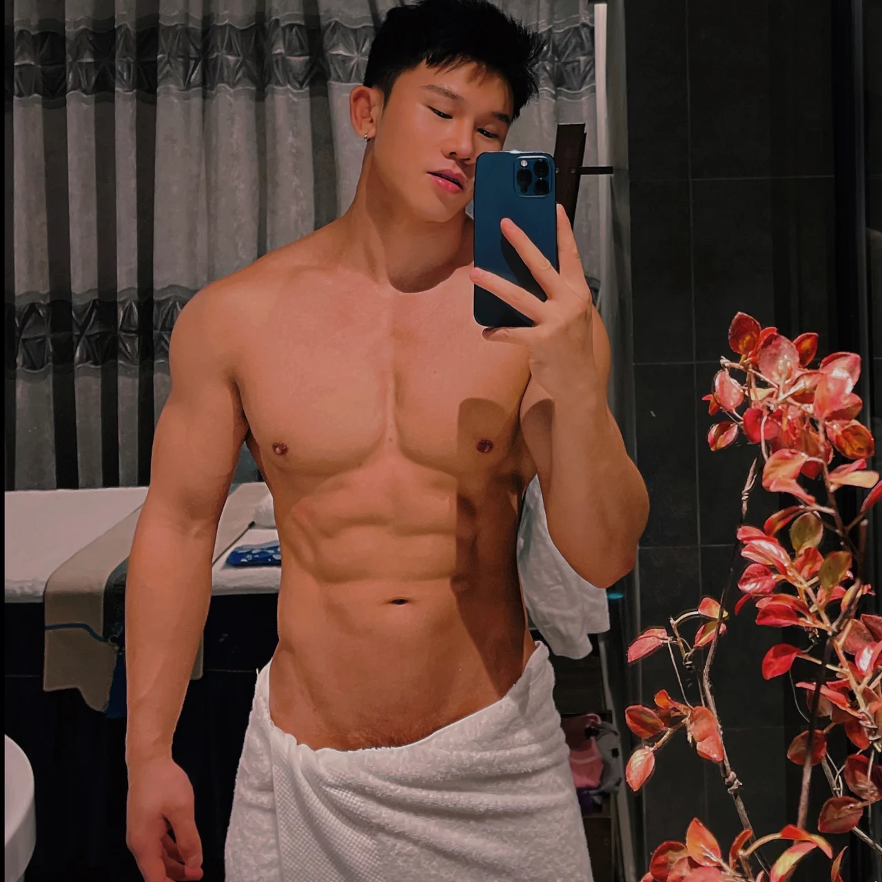 Aliray - OnlyFans model