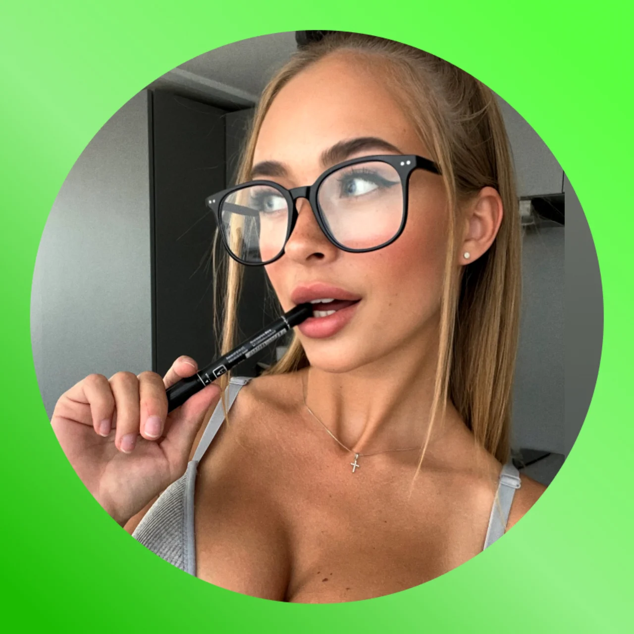 College Girl FREE🫦 - OnlyFans model