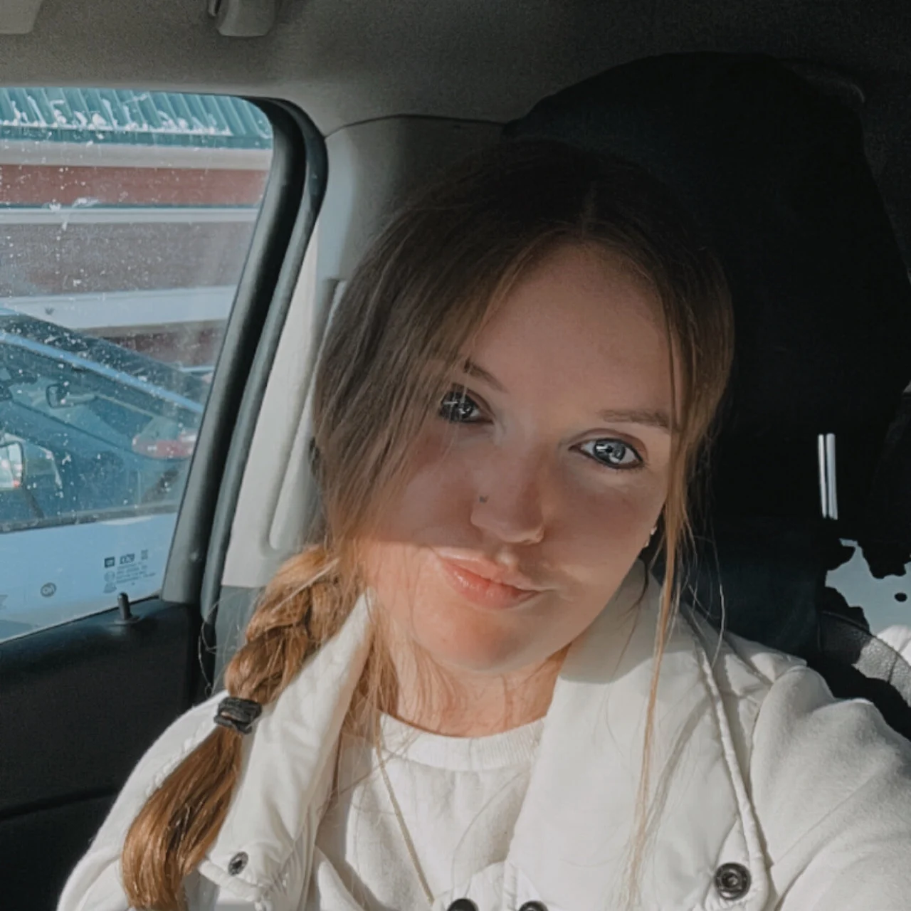 Alyna - OnlyFans model