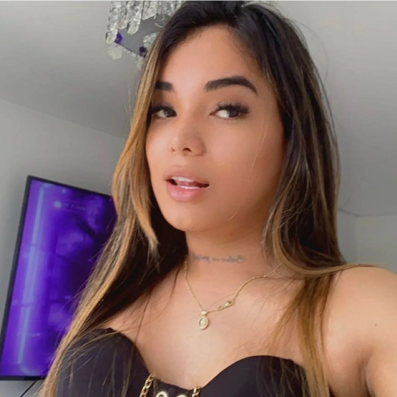 amazing_valentinaa - OnlyFans model