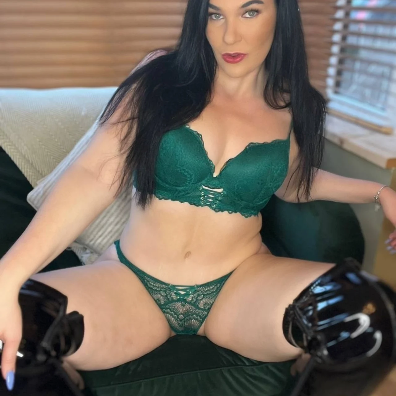 Your Tall British Queen 👸 - OnlyFans model