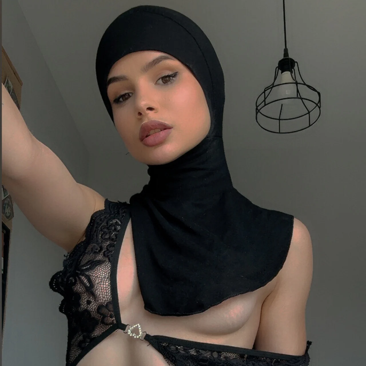 Amina🌙Khalifa Muslim Girl🥵🔥🍓 - OnlyFans model