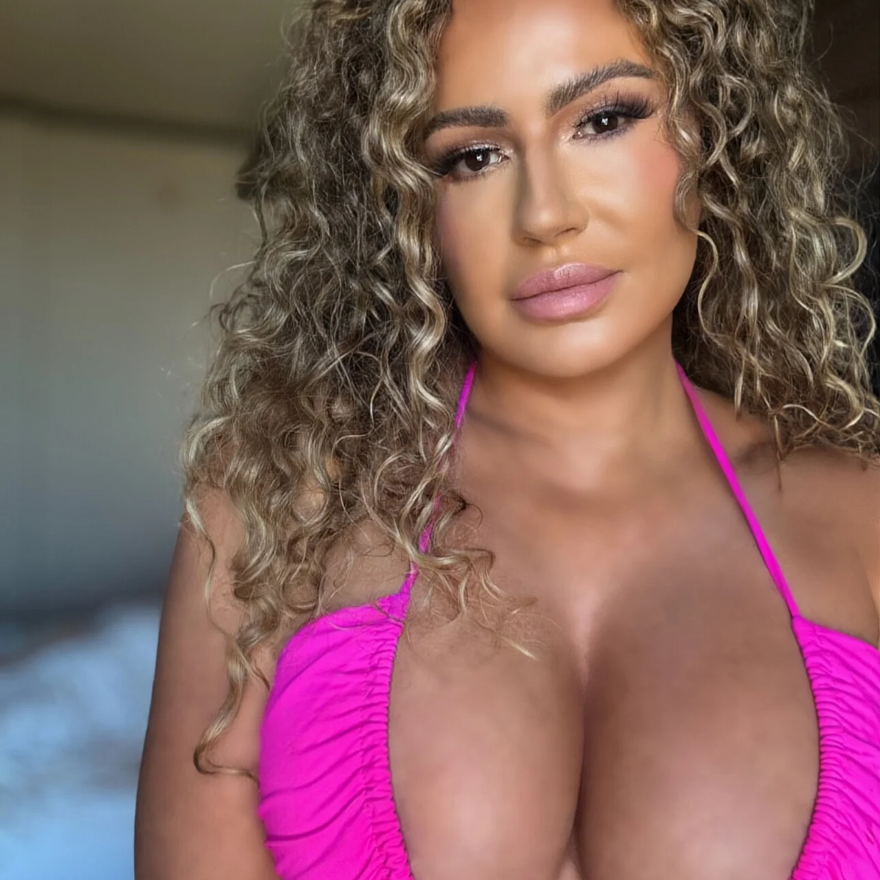 TheAnaBraga - OnlyFans model
