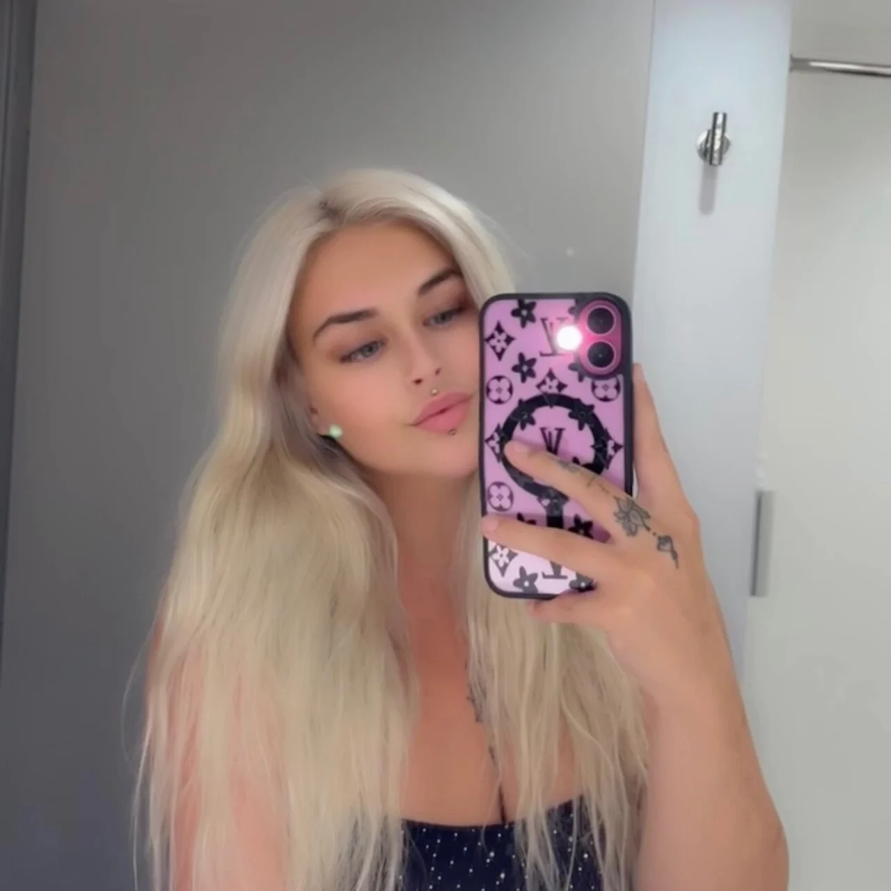 𝒜𝓃𝑔𝑒𝓁 top 1% - OnlyFans model