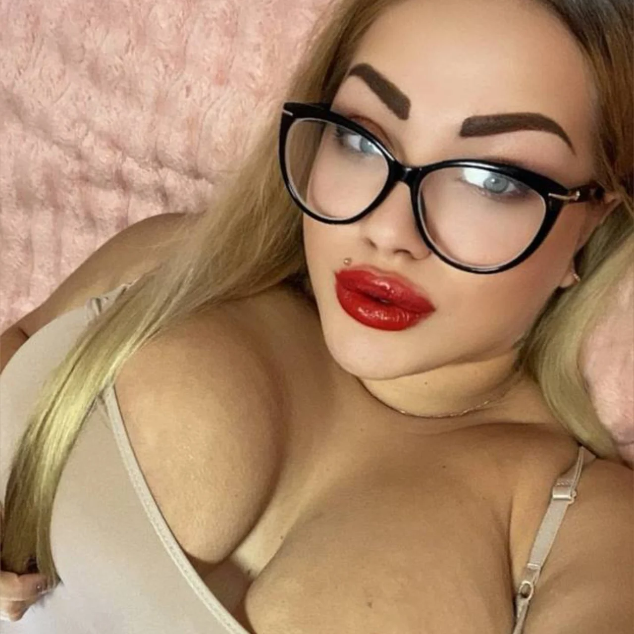 Angelica - OnlyFans model