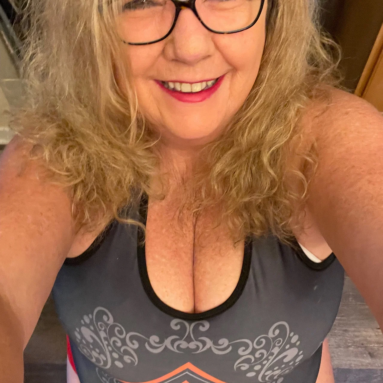 AngieQOS - OnlyFans model