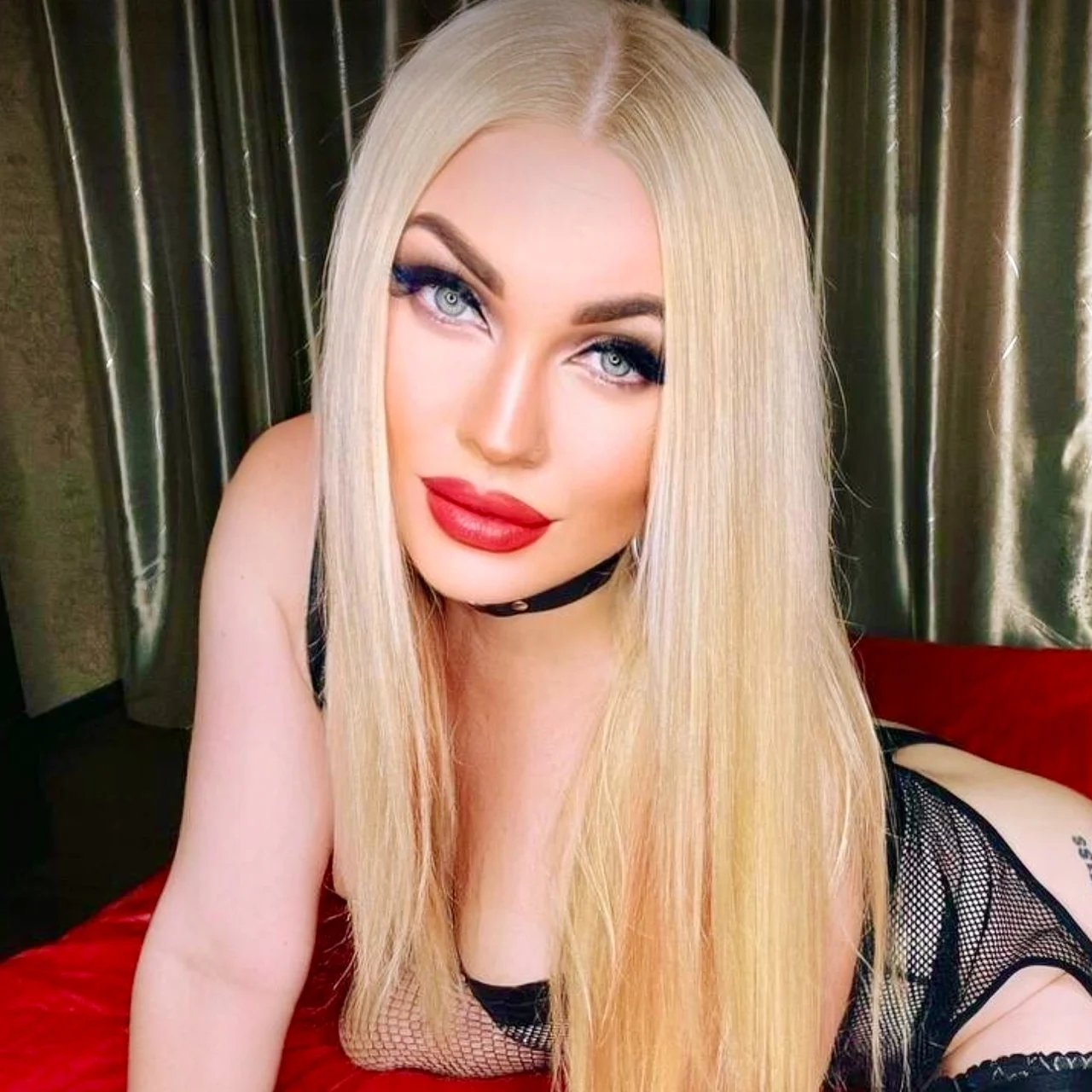 Anny Roses - OnlyFans model