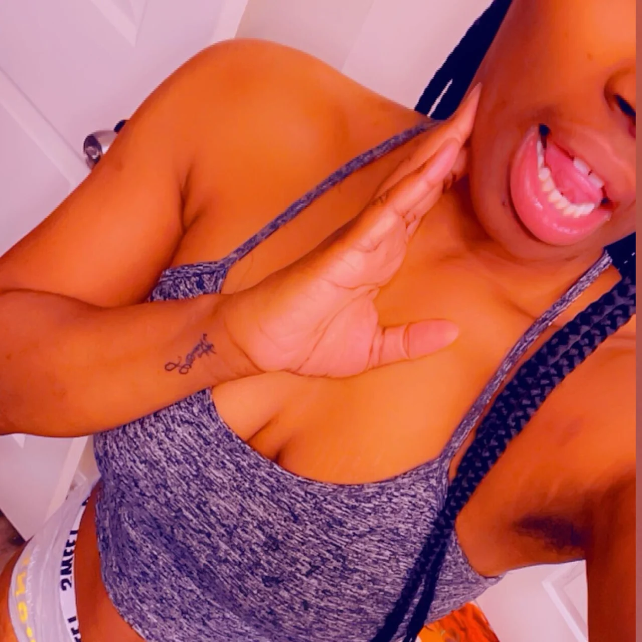 Slim thick - OnlyFans model