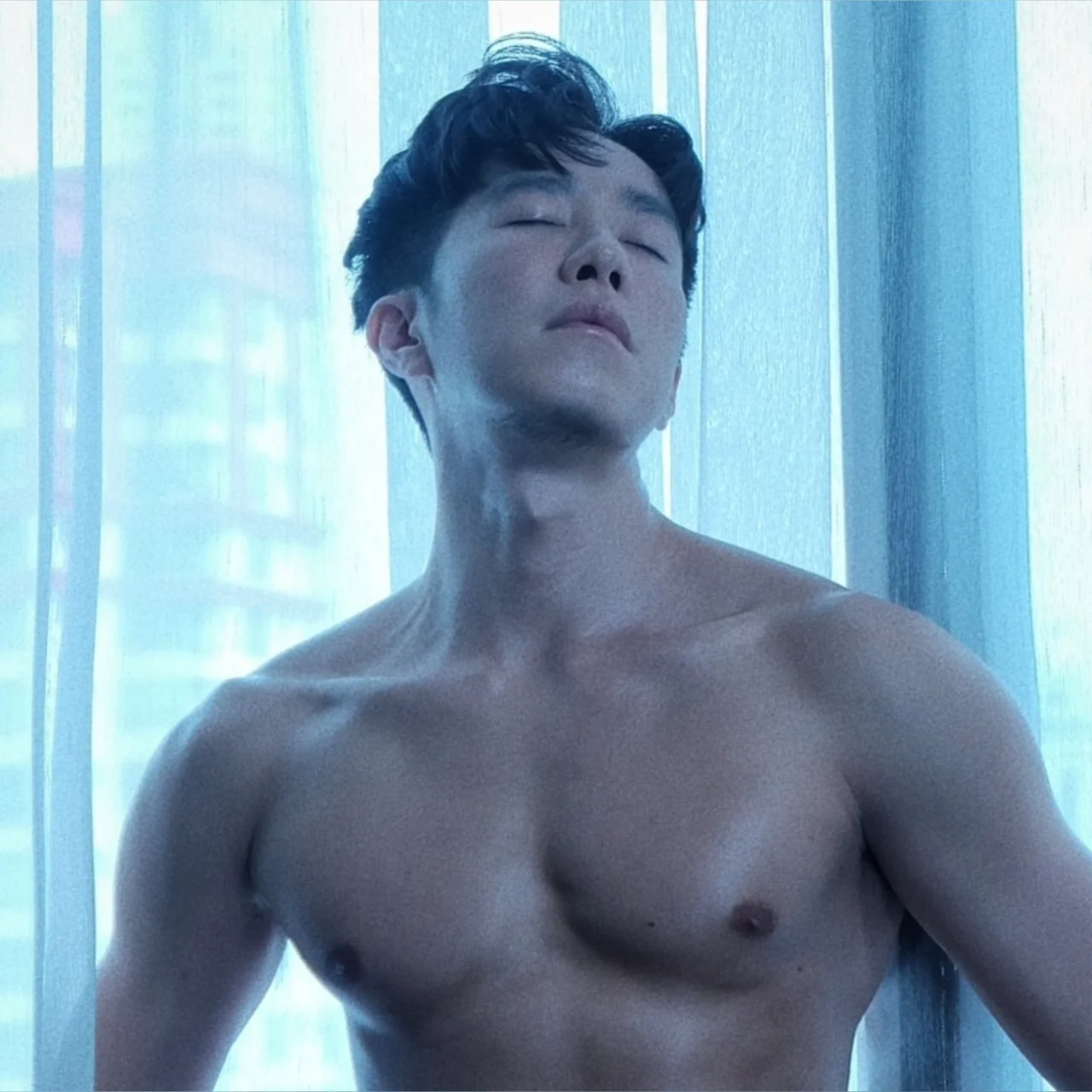 ARAW 衝浪小哥 - OnlyFans model