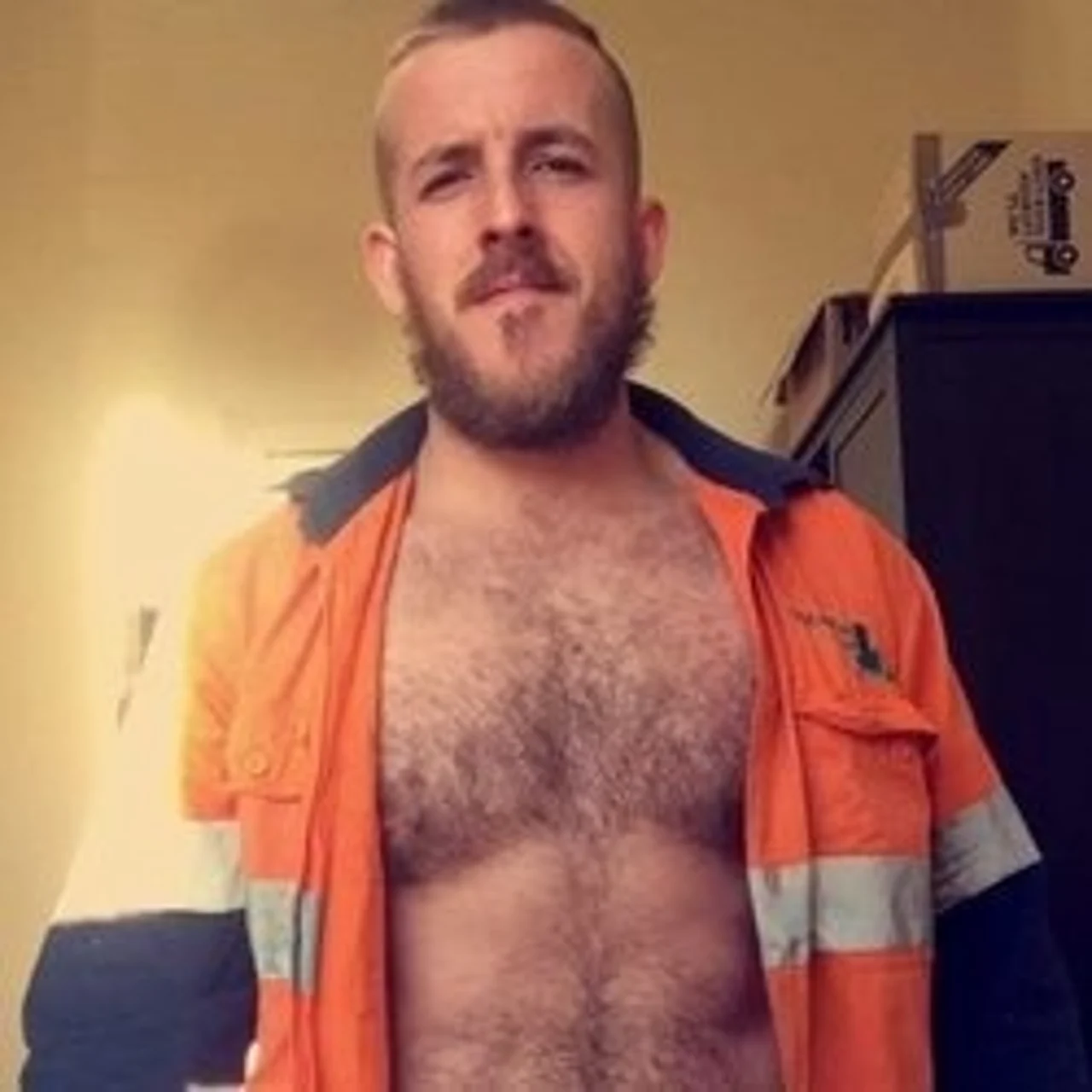 ARealGutFull - OnlyFans model