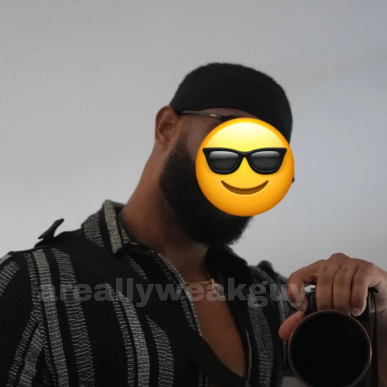 Areallyweakguy - OnlyFans model