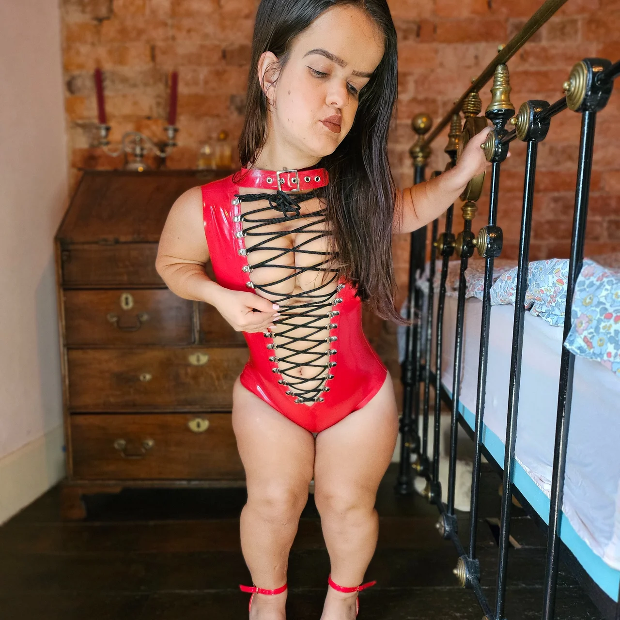 Cait, Britain's smallest glamour model - OnlyFans model