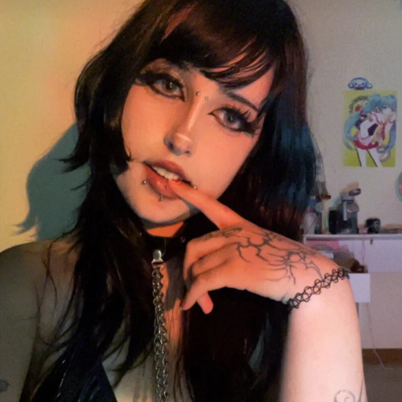 Aurora_Shadow - OnlyFans model