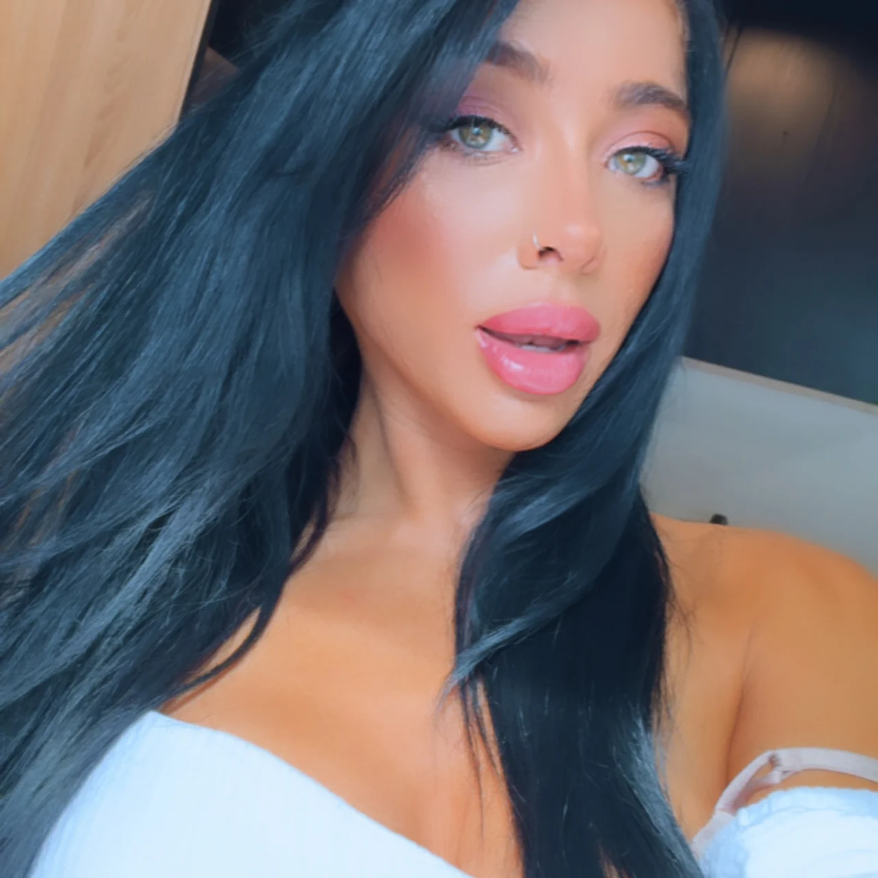 Desiree 🖤 RATED #1 BRUNETTE ON ONLYFANS! - OnlyFans model