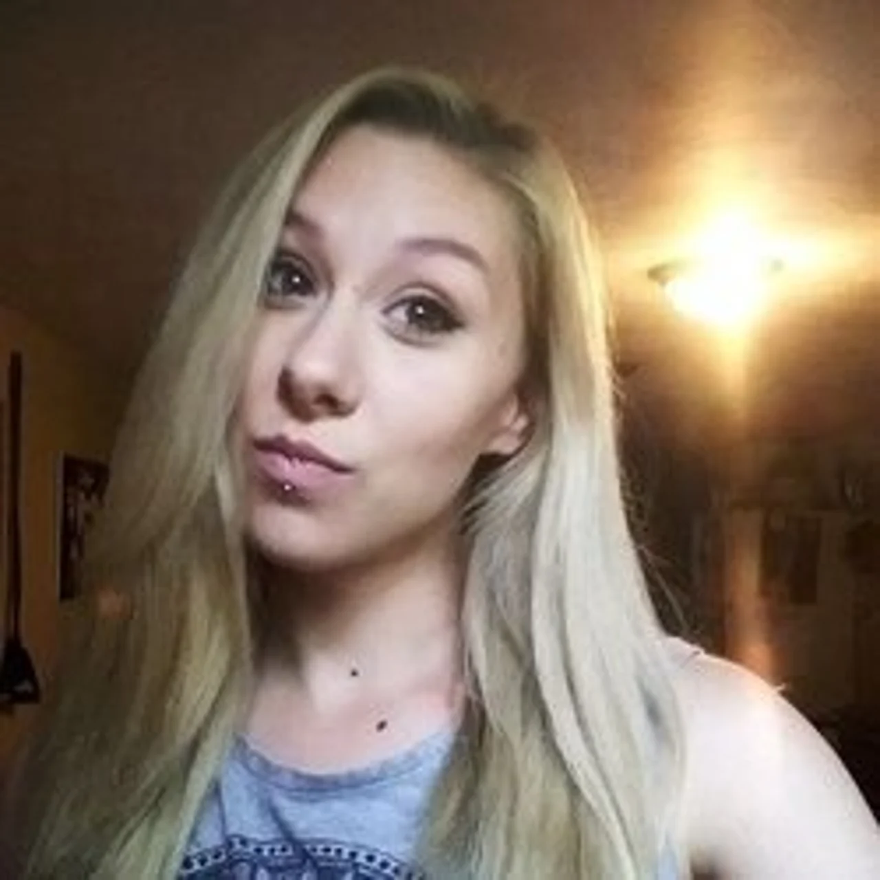 Ellie Bellie - OnlyFans model