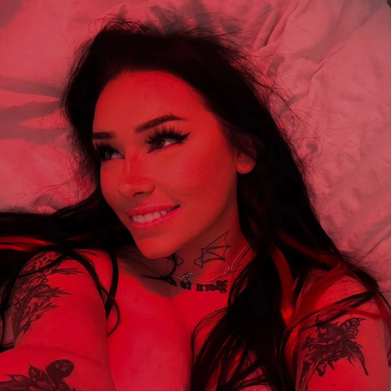 Bat Baby🦇 - OnlyFans model