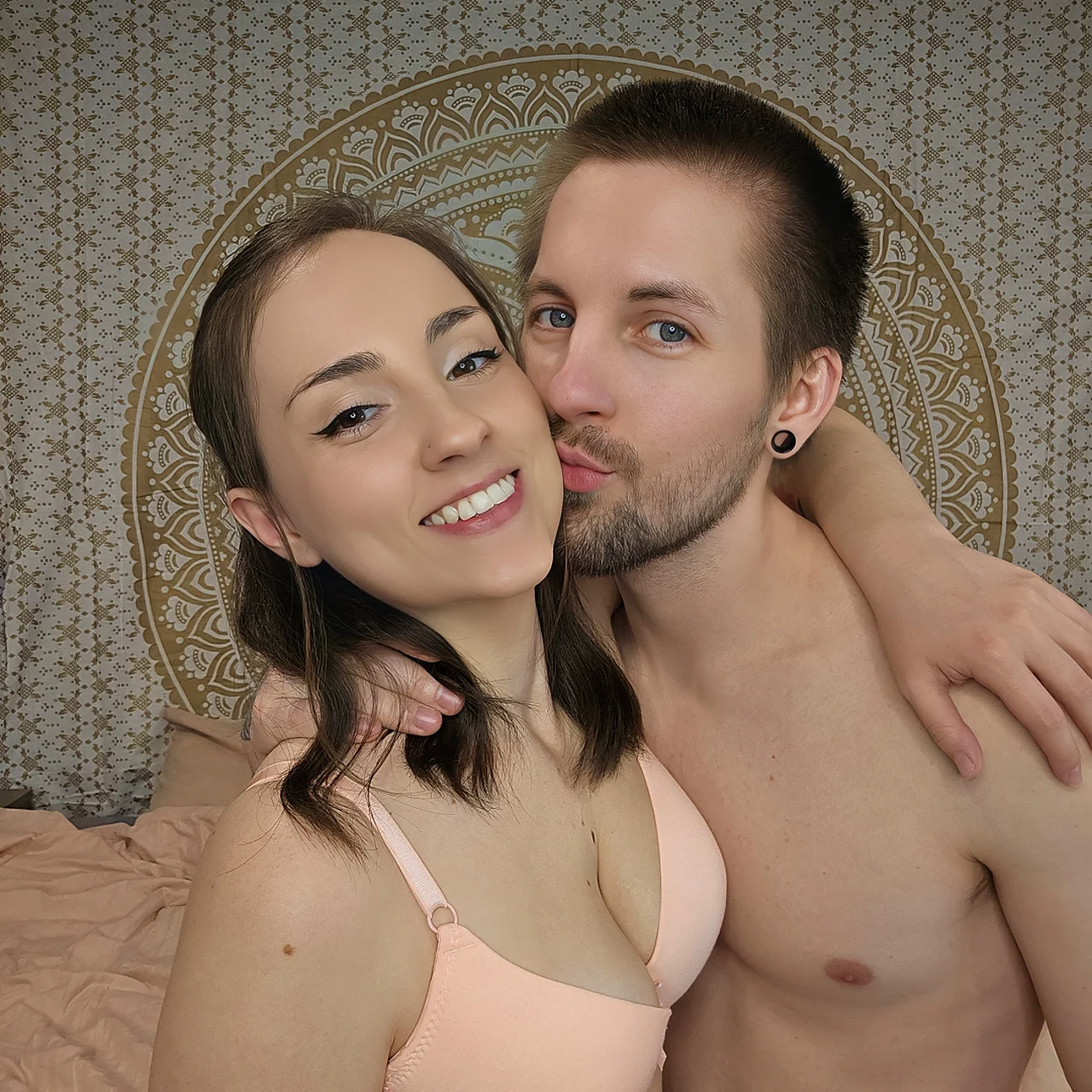 Bella + Alex - OnlyFans model