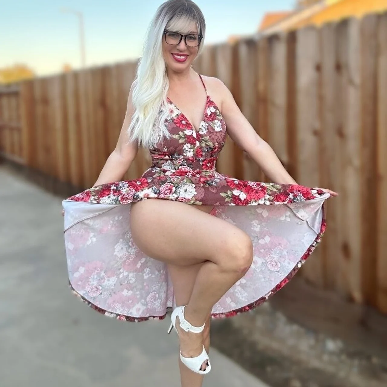 Belles Backieeeee! - OnlyFans model