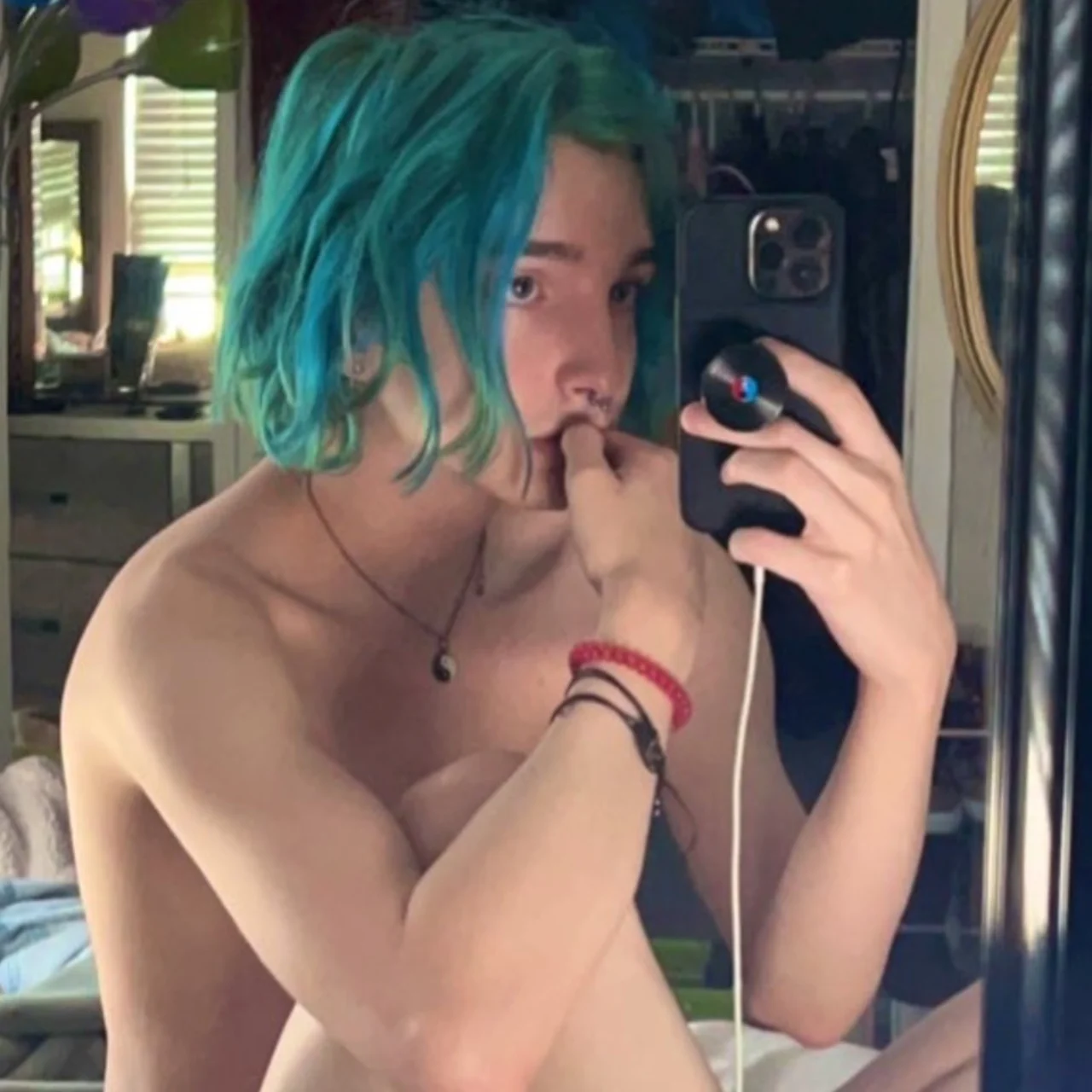 ☻ leo ☹︎ - OnlyFans model