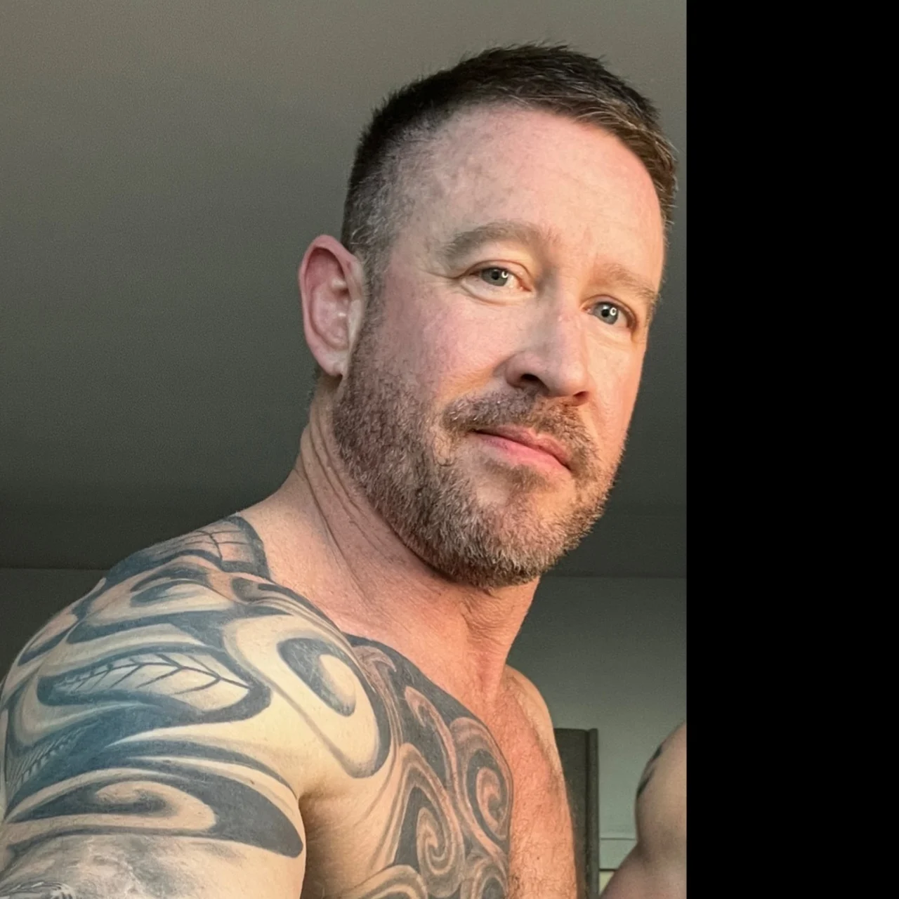 BJ Hammer - OnlyFans model