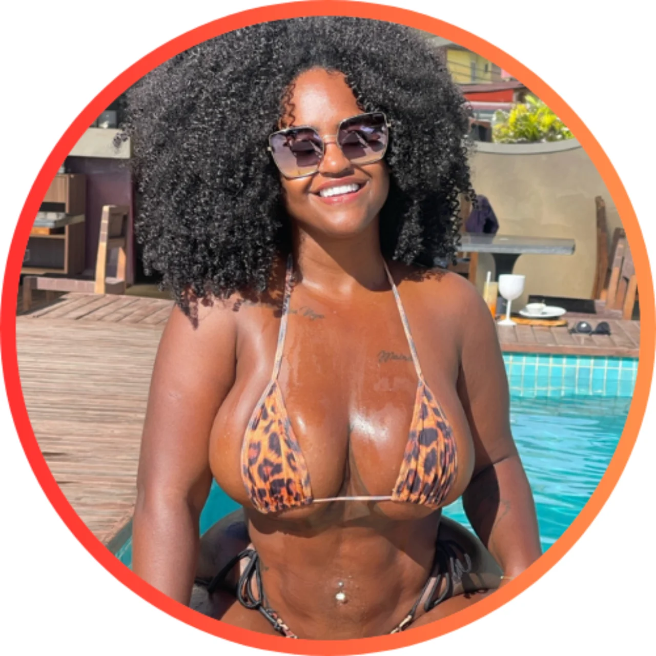 Ioná - OnlyFans model