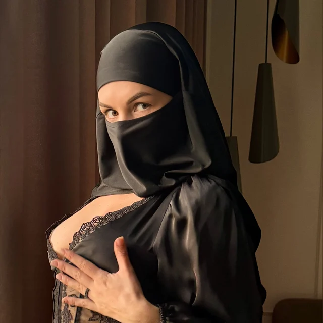 GALA BLACK 🖤 𝗠𝗬𝗦𝗧𝗘𝗥𝗬 𝗣𝗔𝗚𝗘☪︎ - OnlyFans profile picture