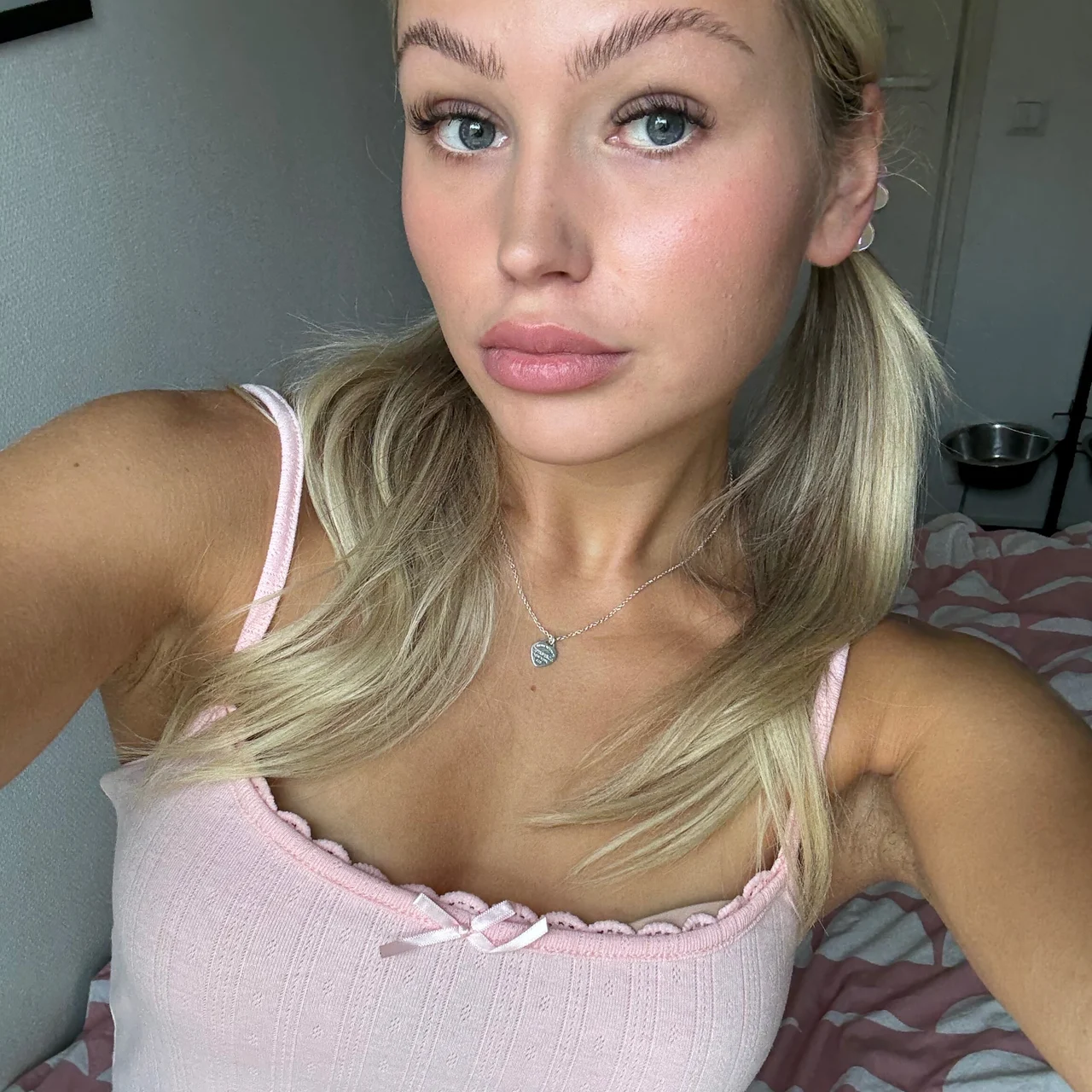 eauroraa4 - OnlyFans model