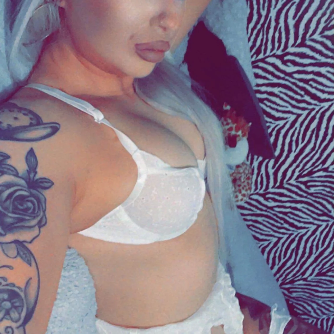 Blondeeeescotx - OnlyFans model