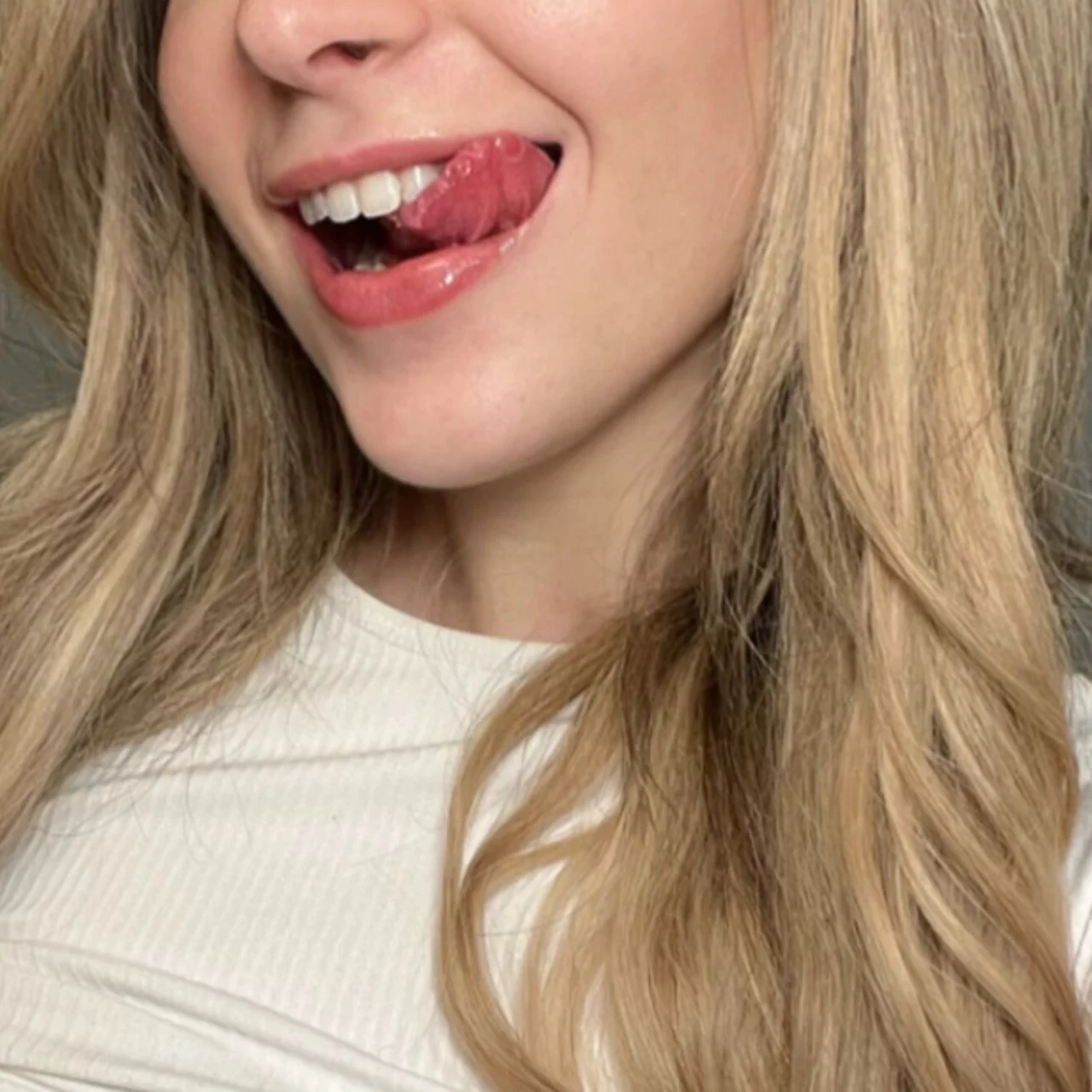 ๐๐ฎ๐ผ๐ผ๐ฒ๐ฌ๐ช - OnlyFans model