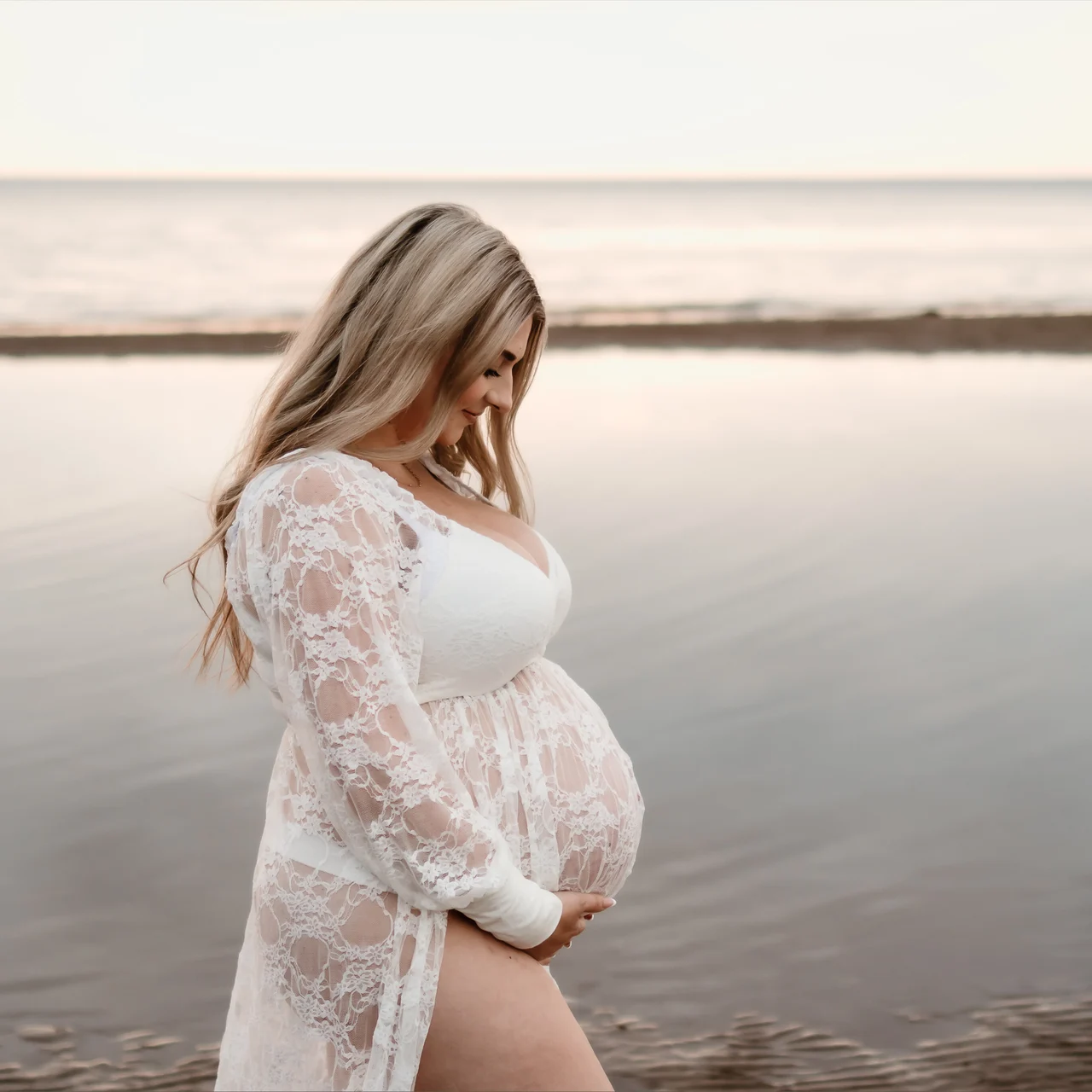 Coconut 👸🏼 PREGNANT 🤰 - OnlyFans model