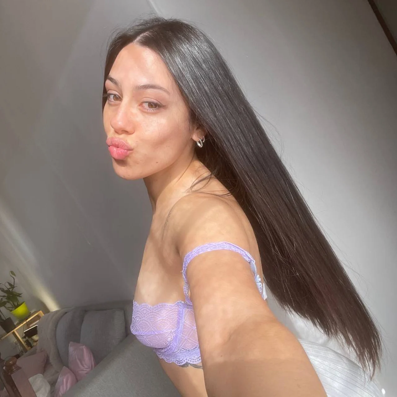 Tell me 💚 Alison - OnlyFans model