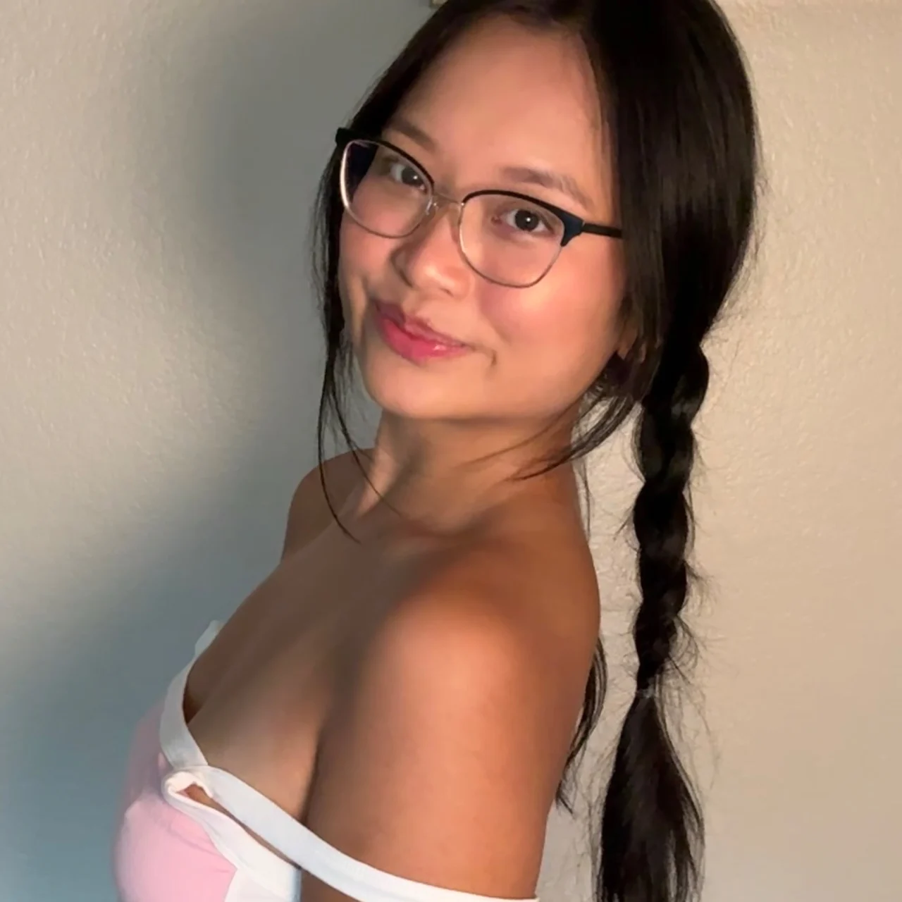 Mae - OnlyFans model