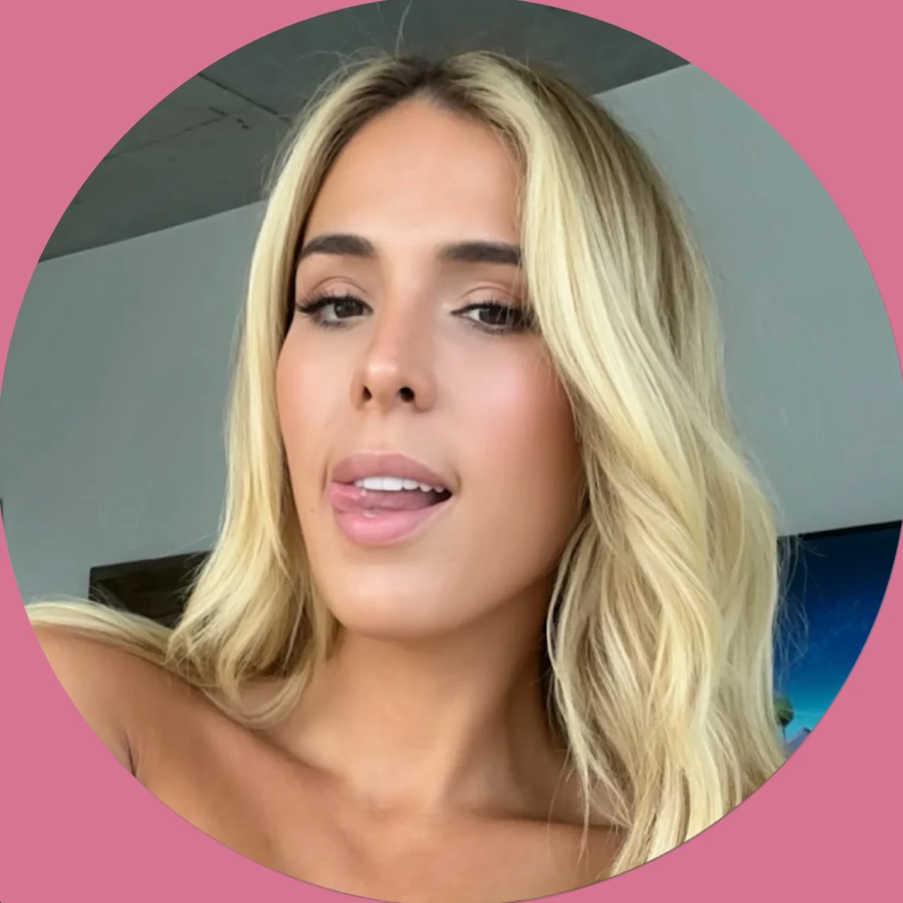 Carmen Carrera 🍒 - OnlyFans model