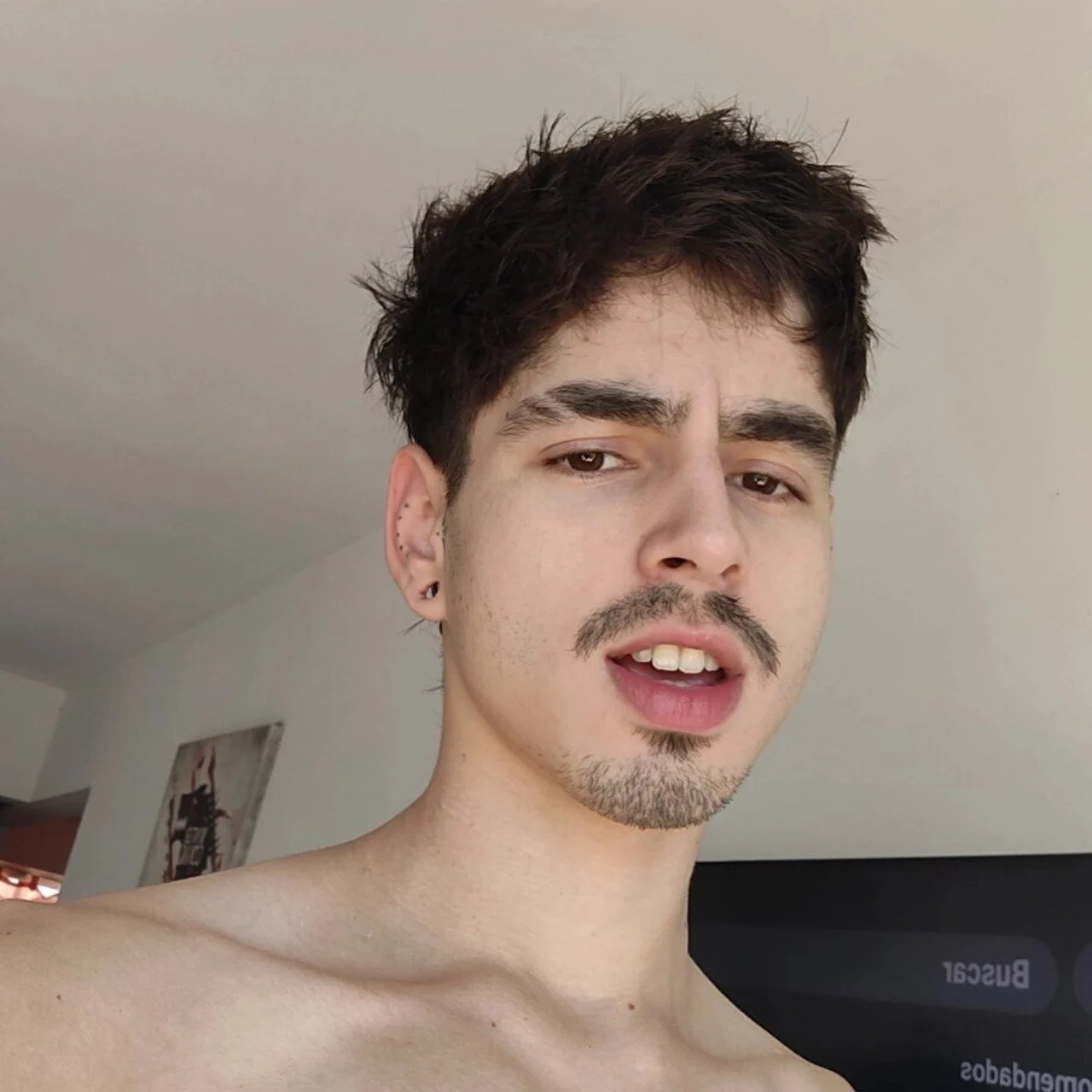 🟢 𝘊𝘩𝘢𝘳𝘭𝘪𝘦 - OnlyFans model