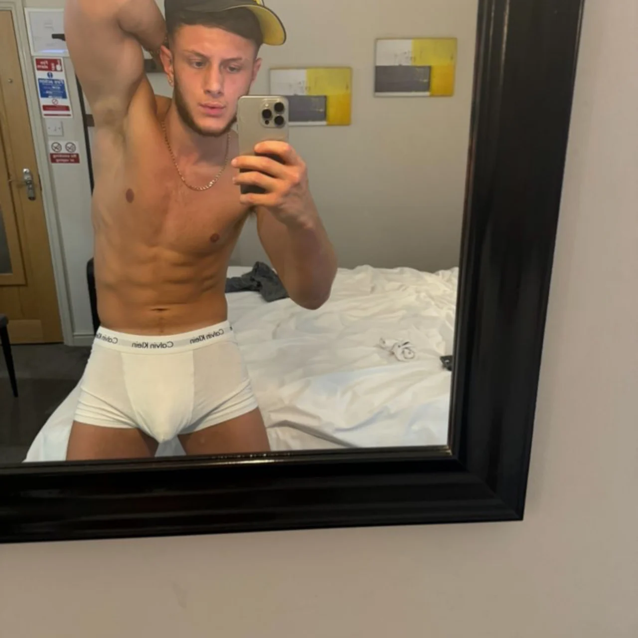 Charliebex20 - OnlyFans model