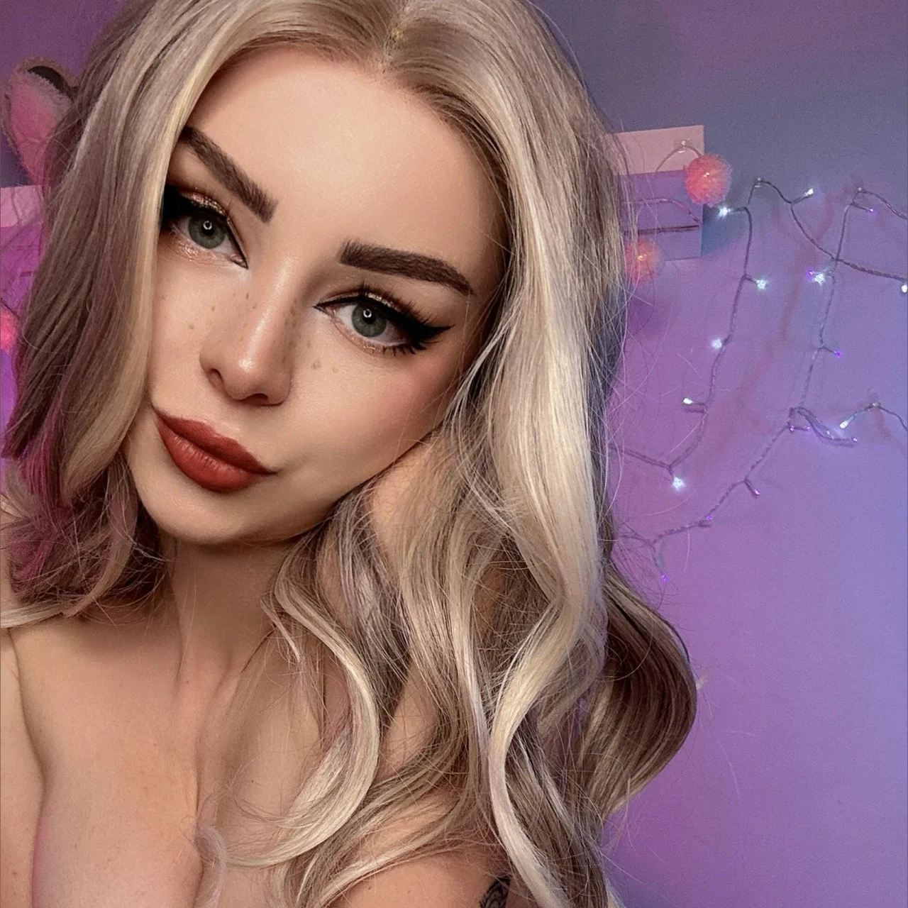 Cherrie Velvet🍒 - OnlyFans model