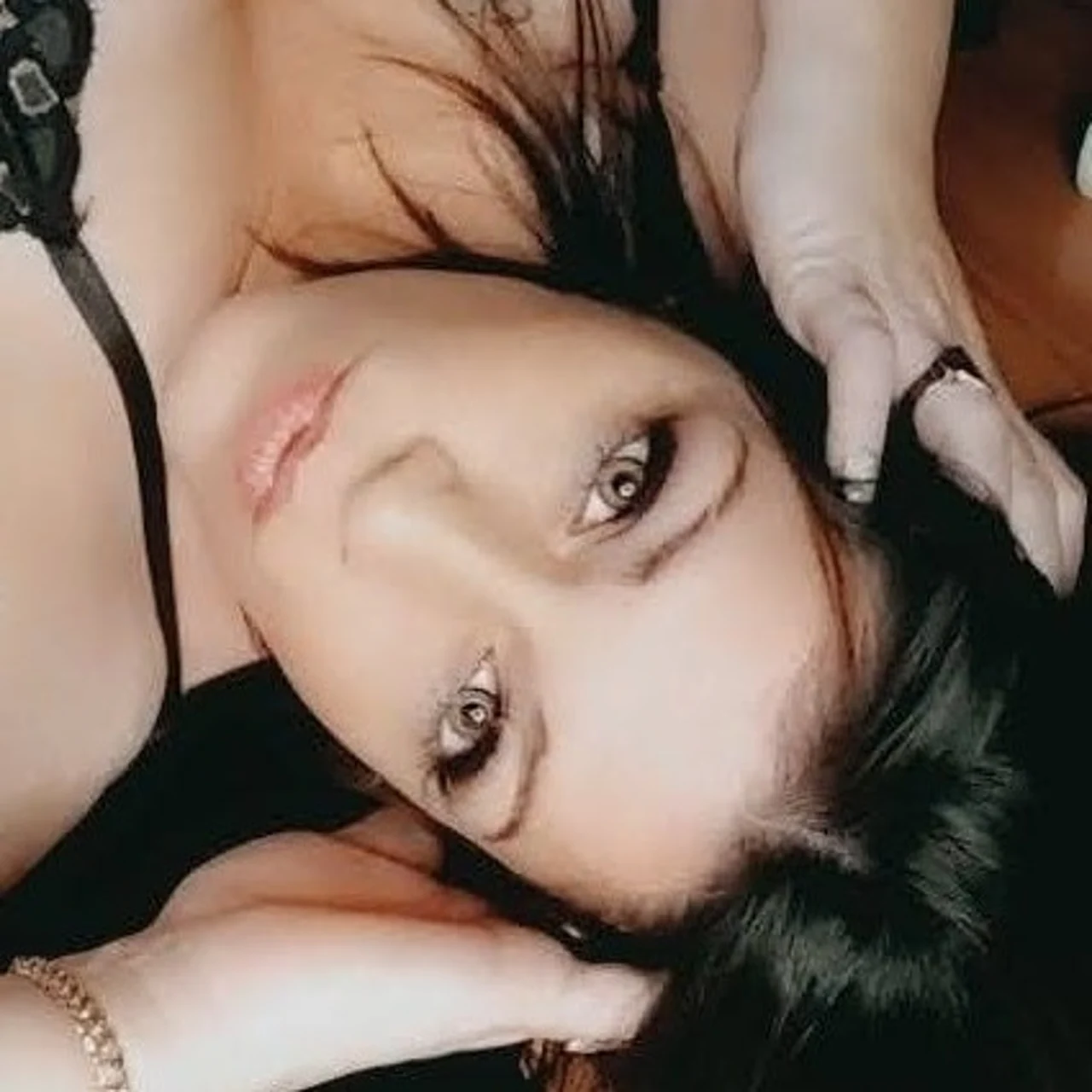 Süper Cochone Luxuriante de 42 ans - OnlyFans model