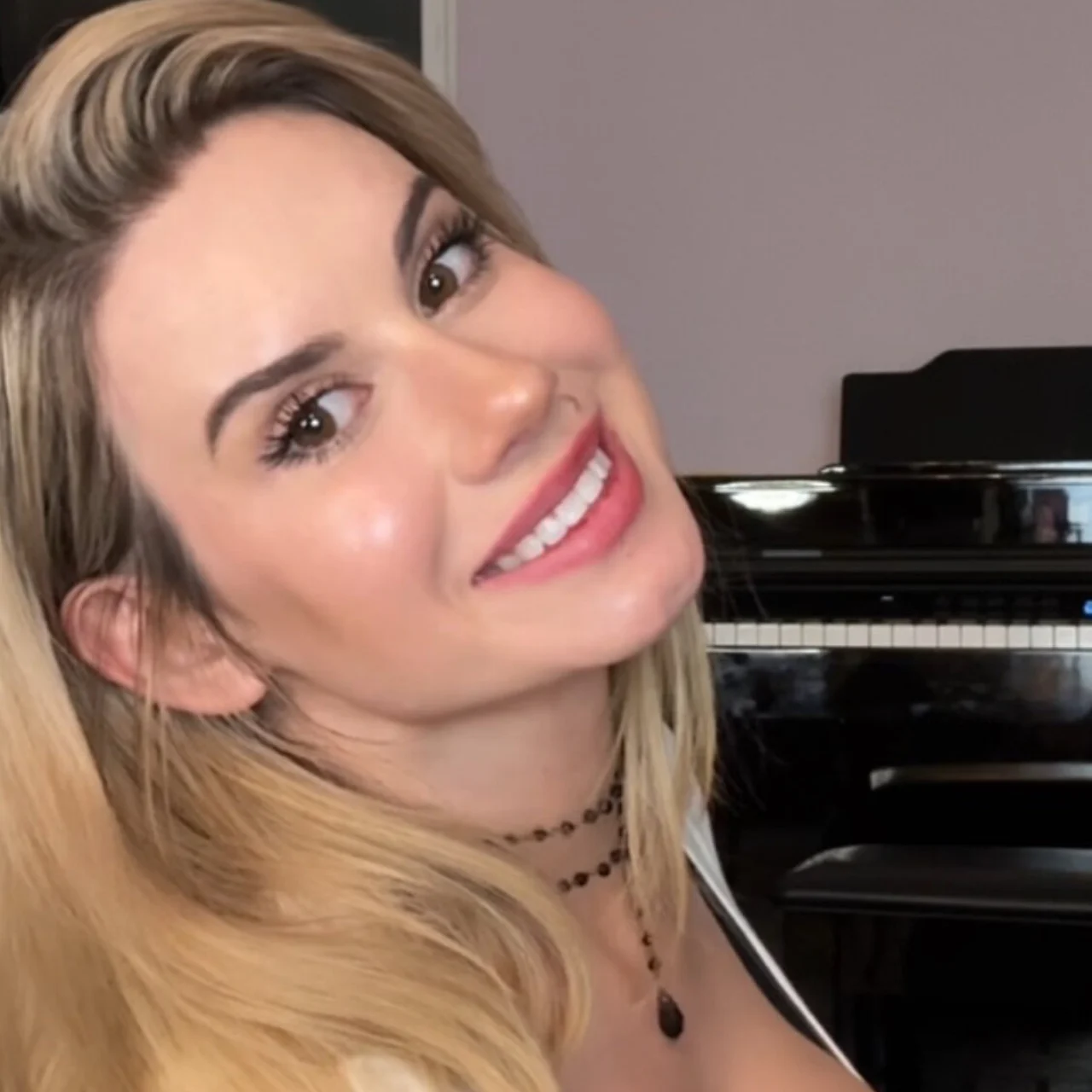 Chloe Lamb - OnlyFans model