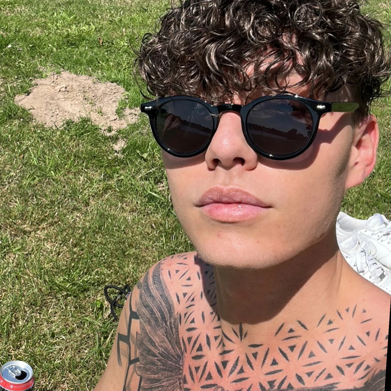 Chris_legal_free - OnlyFans model