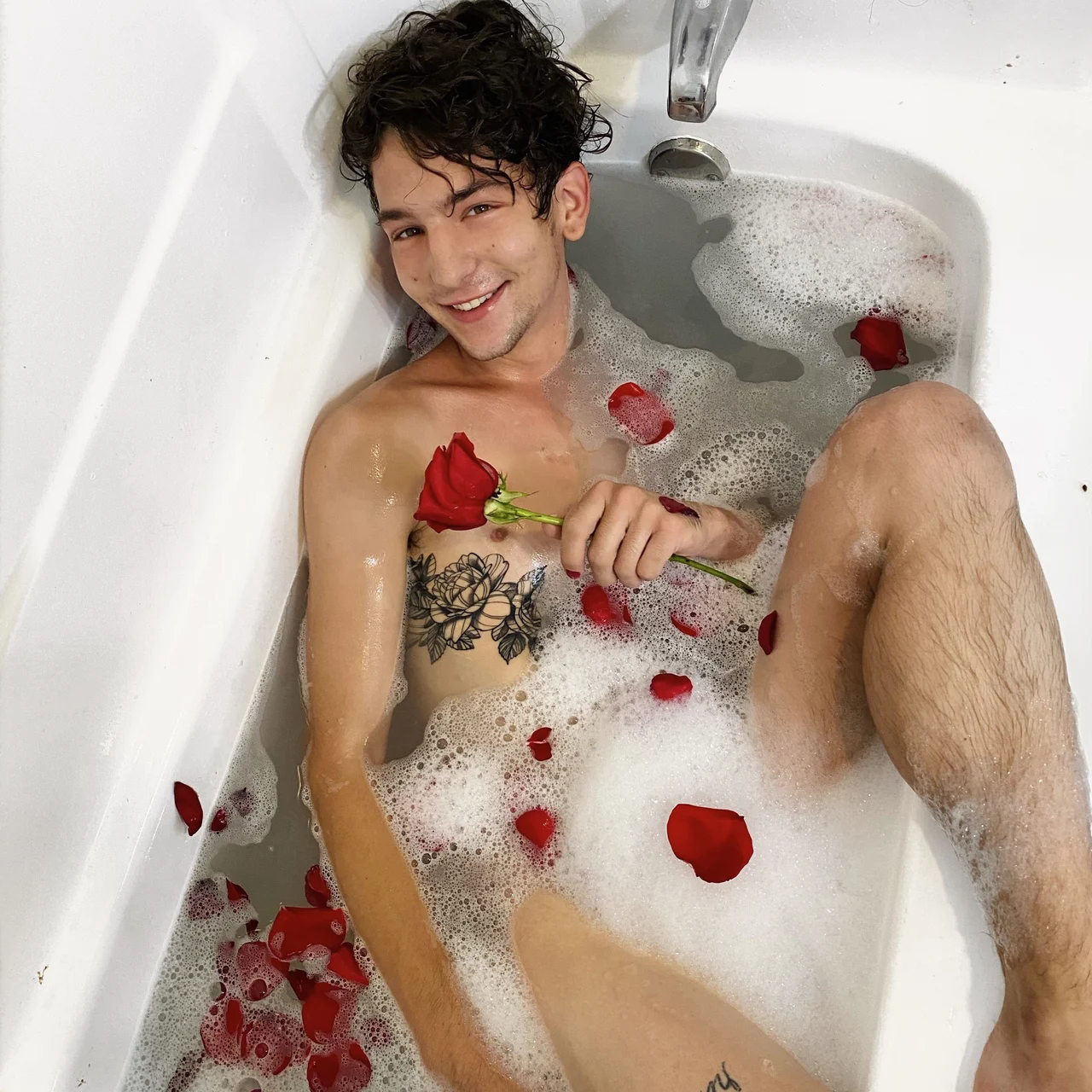 ChrisOflyng - OnlyFans model