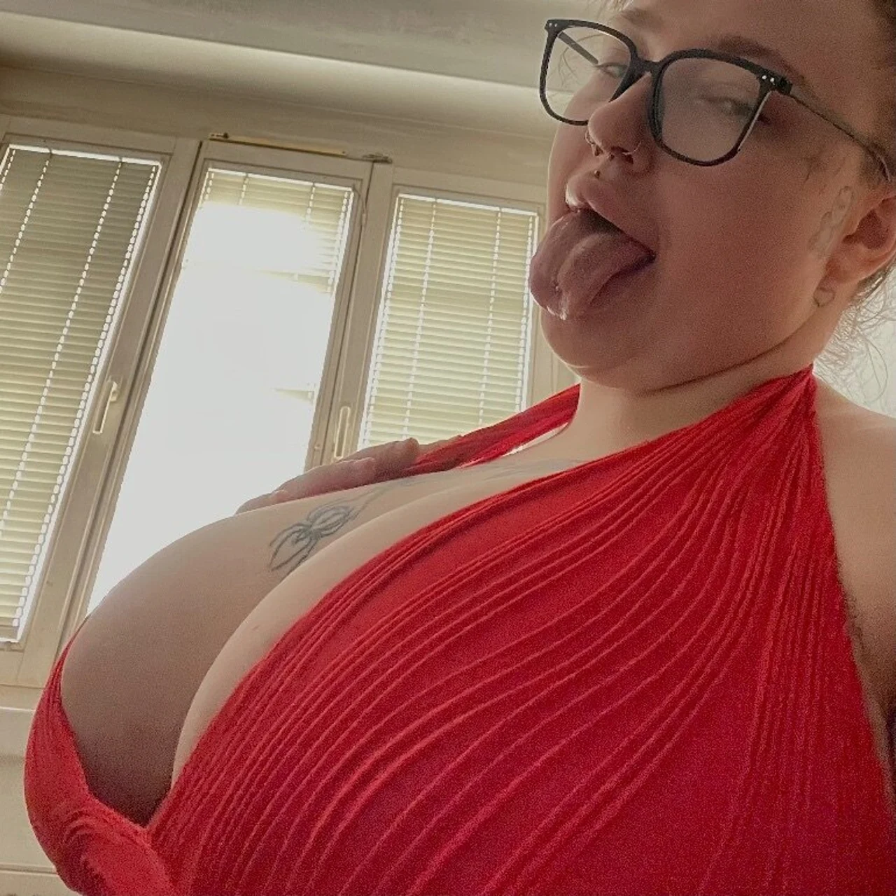 EMMI 🩷 - OnlyFans model