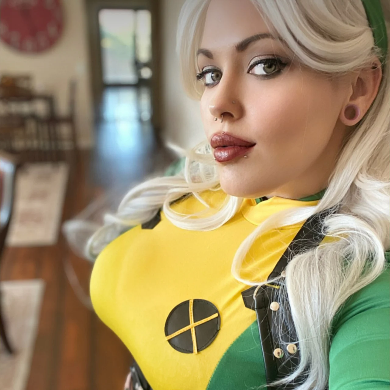 Cinnamon Anarchy - OnlyFans model