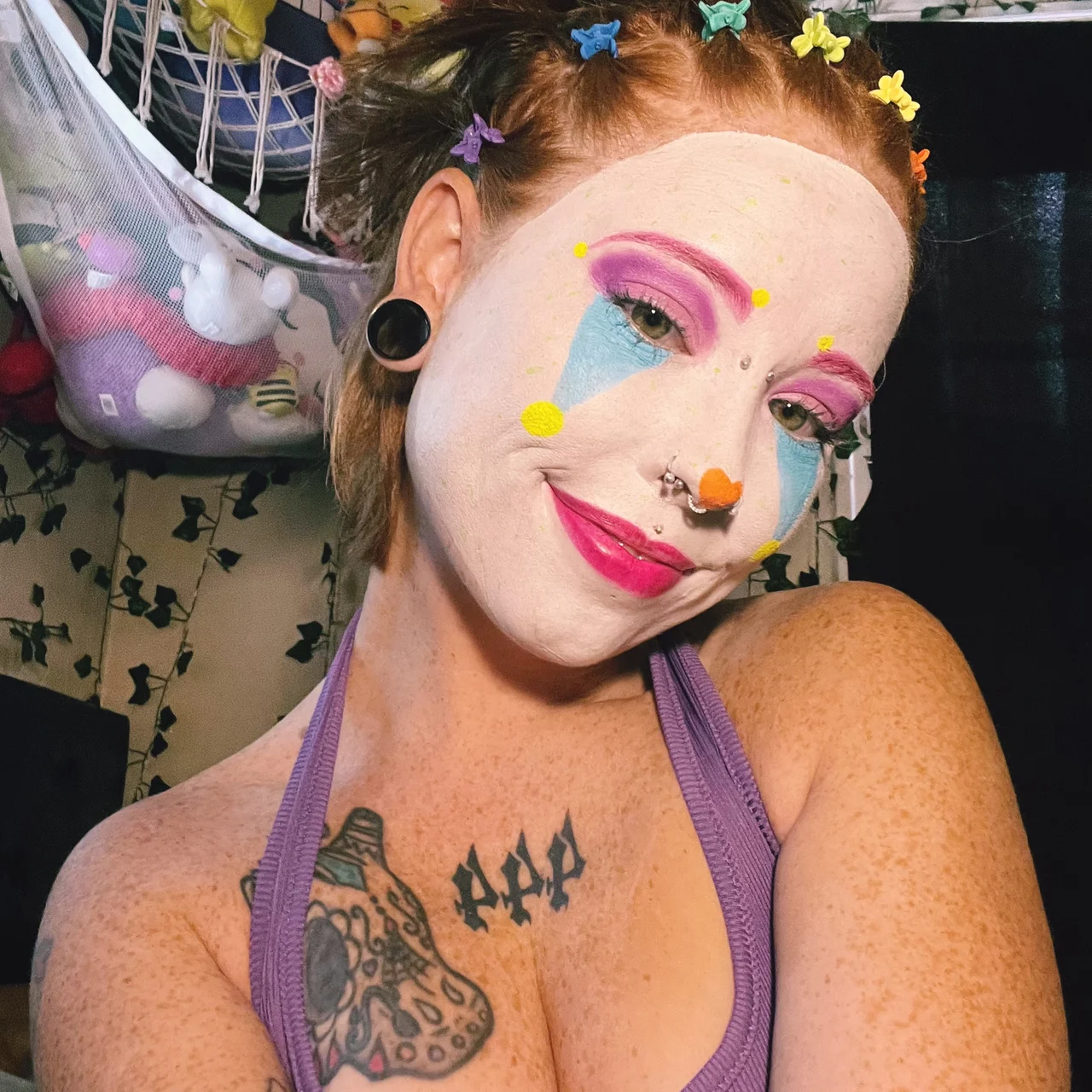 CrimsonVixen444 - OnlyFans model