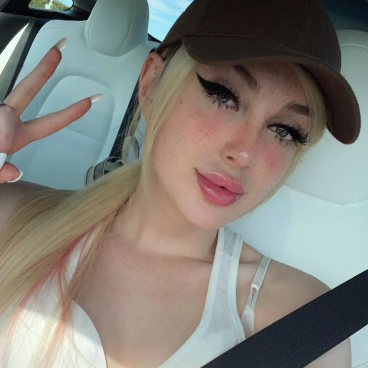 𝕼𝖚𝖎𝖓𝖓 - OnlyFans model